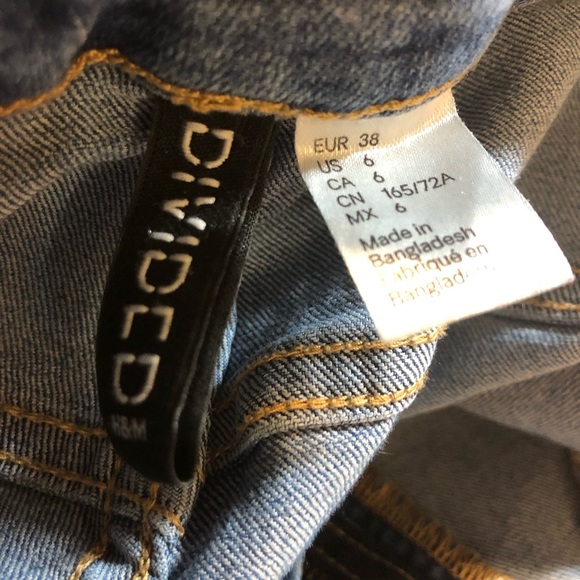 H & M Divided Jeans Size 6 - Picture 8 of 8